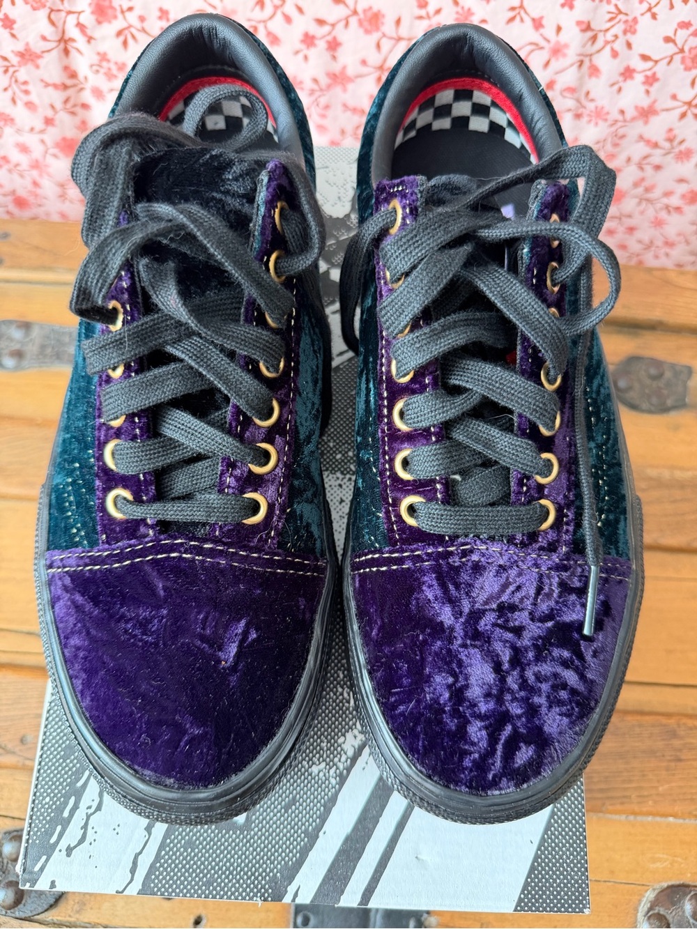 NEW IN BOX Vans Old School VELVET Multi